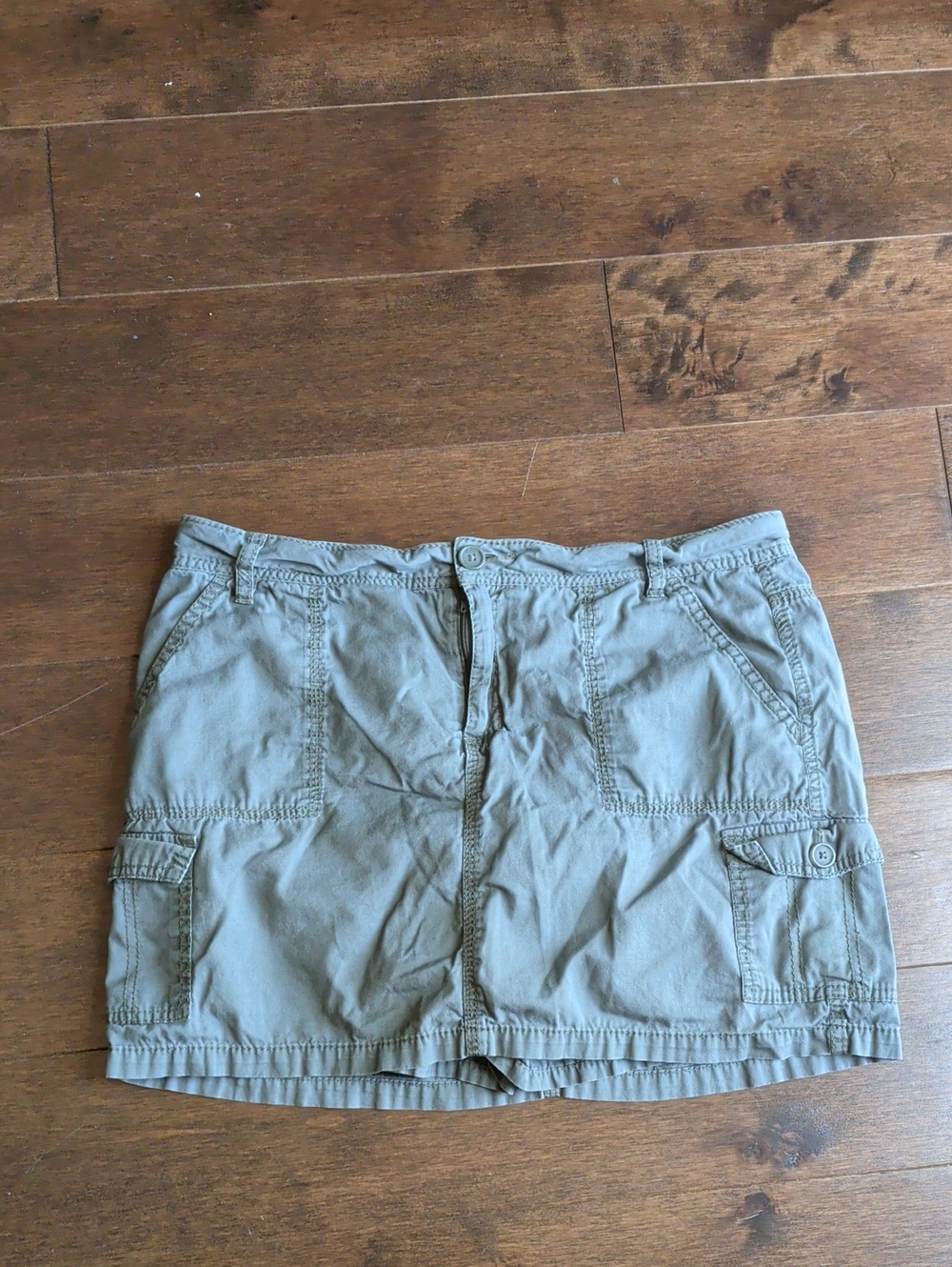 French Cuff Olive‎ Green Cargo Skort